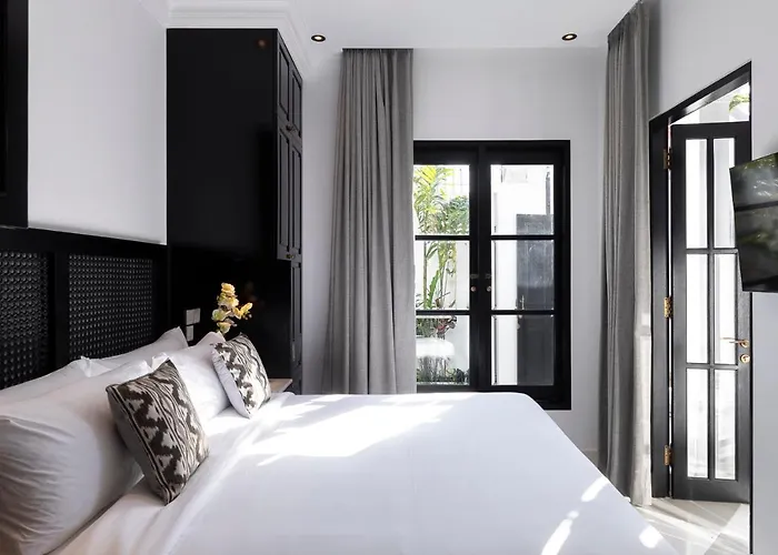 Martini Beachside 4 Вилла
